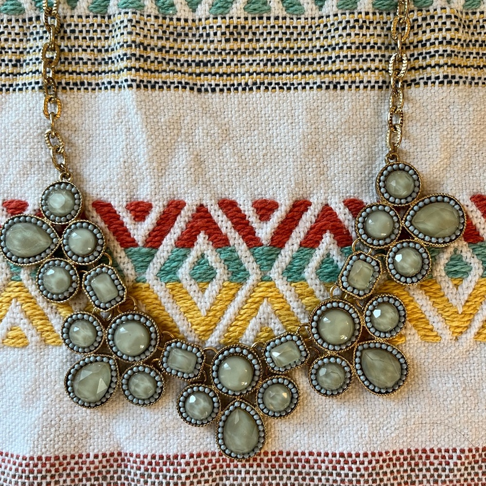 Francesca’s Statement Necklace - Picture 4 of 7
